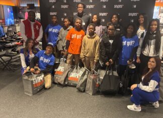 V.J. Edgecombe leads shopping spree at Roosevelt Mall Snipes