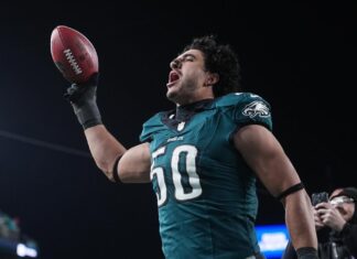 Jaelan Phillips Leads Eagles’ Thanksgiving Support Across Communities Eagles’ Thanksgiving Community Work